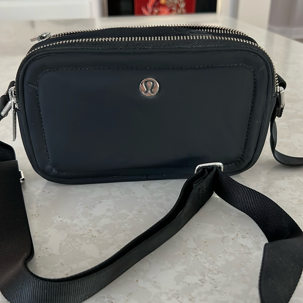 Lululemon Crossbody Camera Bag 2L